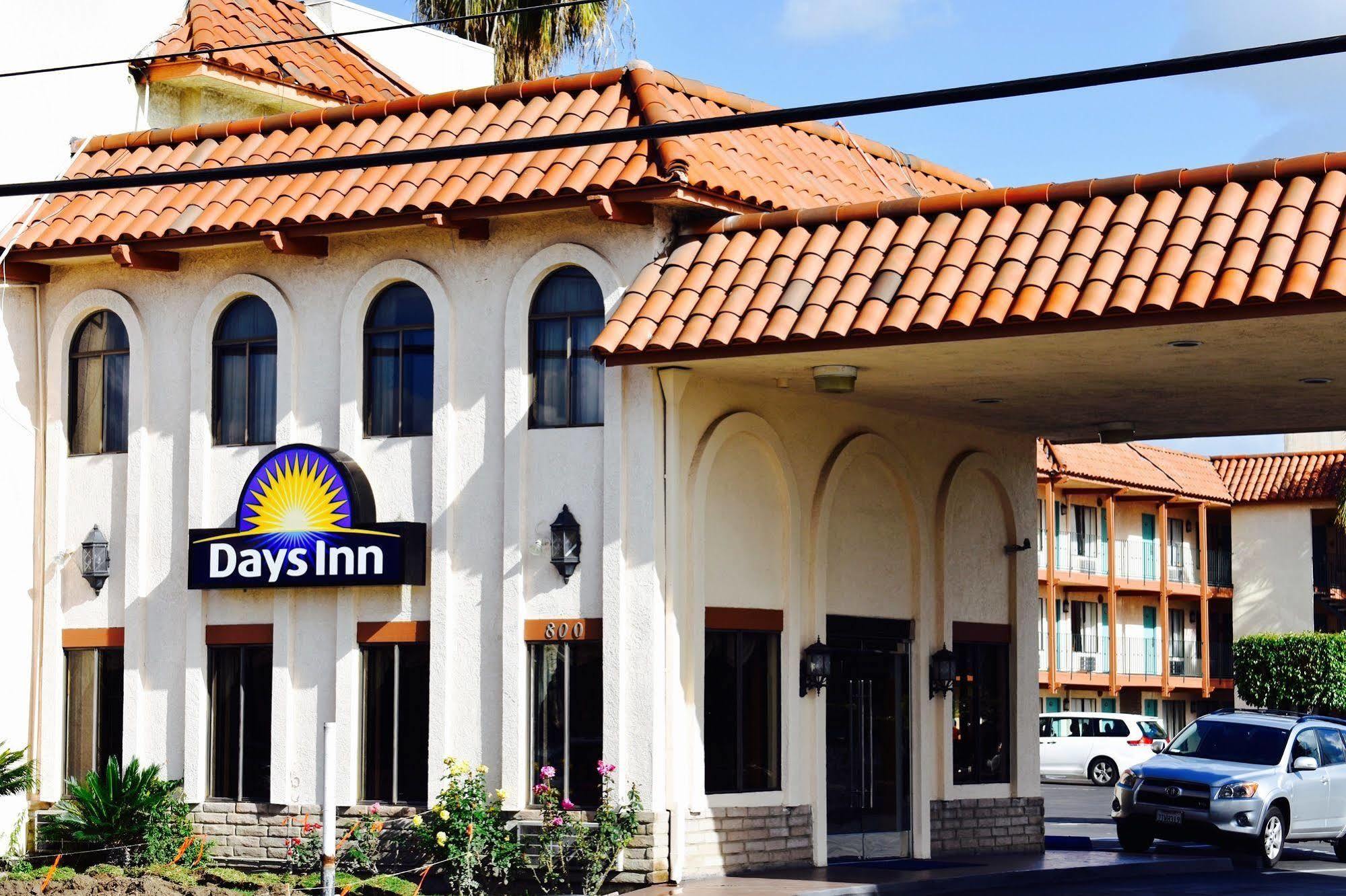Days Inn By Wyndham Anaheim Near The Park Exterior foto